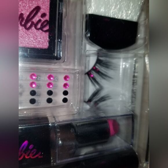 Barbie the Movie Adult Barbie Cosmetic kit new never remove from original Packag - Picture 3 of 15